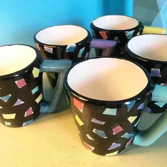 4 Handmade Mugs Ceramic Black & Multicolor Dots - Picture 3 of 8